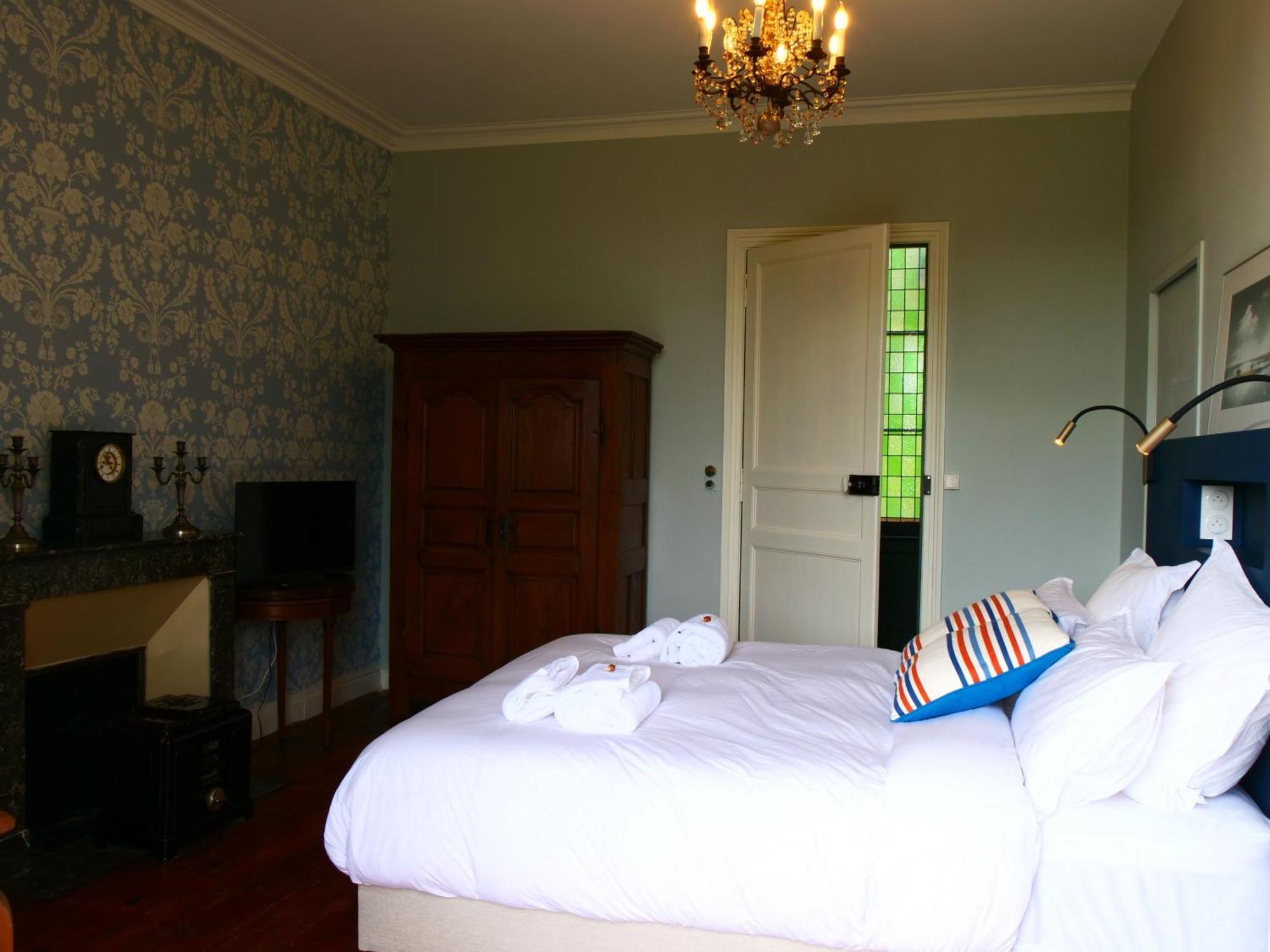 Domaine Du Cloitre Bed & Breakfast Pleneuf-Val-Andre Exterior photo